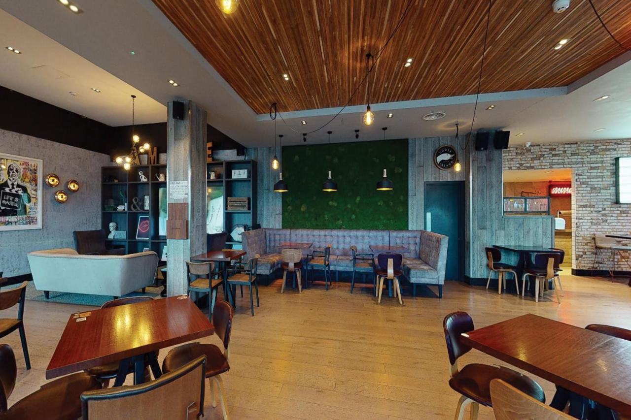 Village Hotel London Watford Elstree Extérieur photo