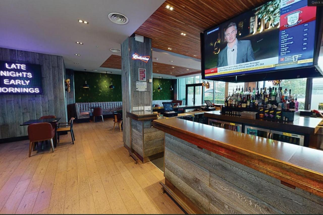 Village Hotel London Watford Elstree Extérieur photo