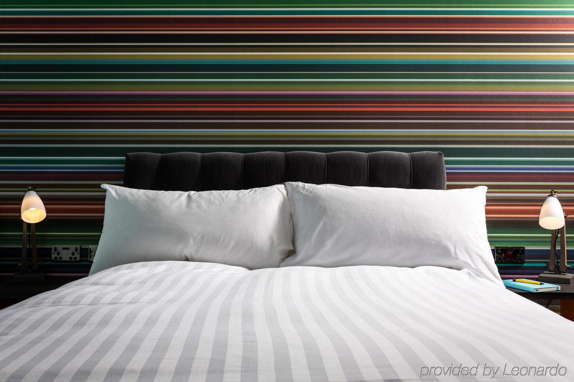 Village Hotel London Watford Elstree Extérieur photo