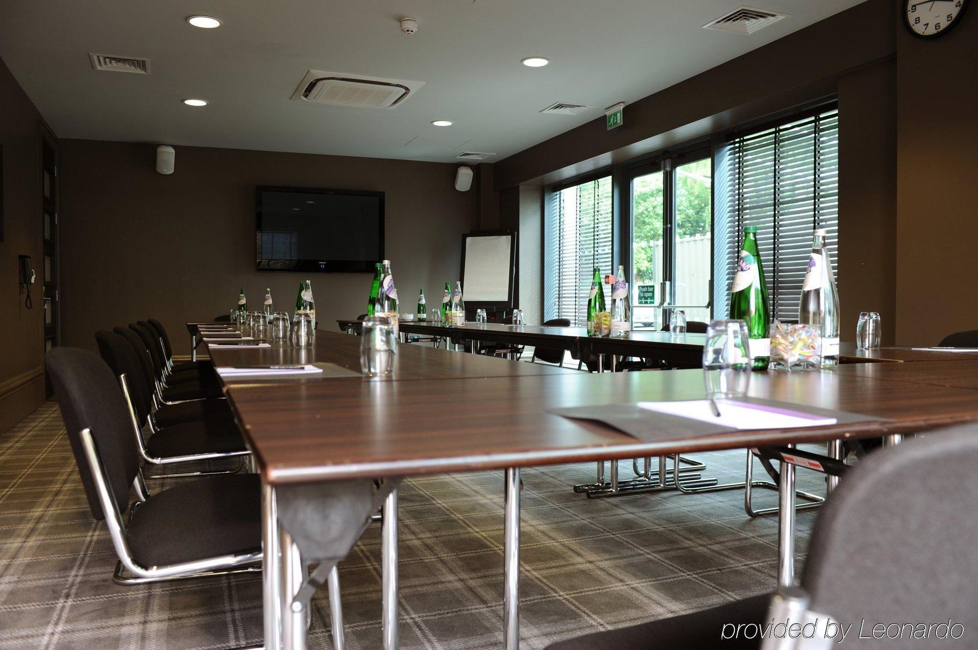 Village Hotel London Watford Elstree Extérieur photo