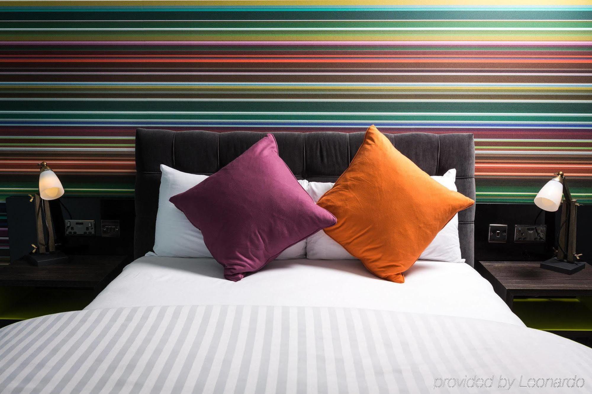 Village Hotel London Watford Elstree Extérieur photo