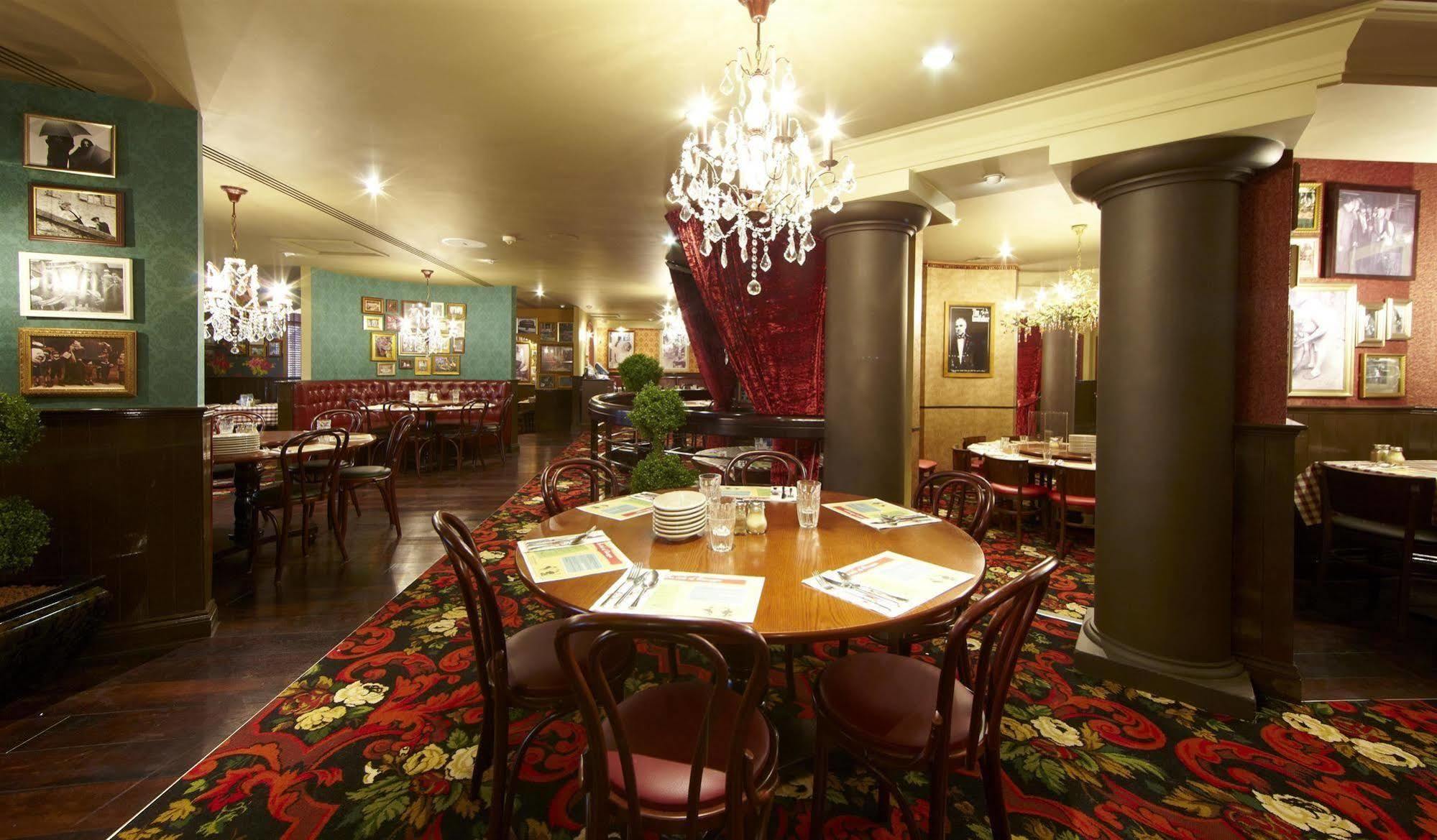 Village Hotel London Watford Elstree Extérieur photo