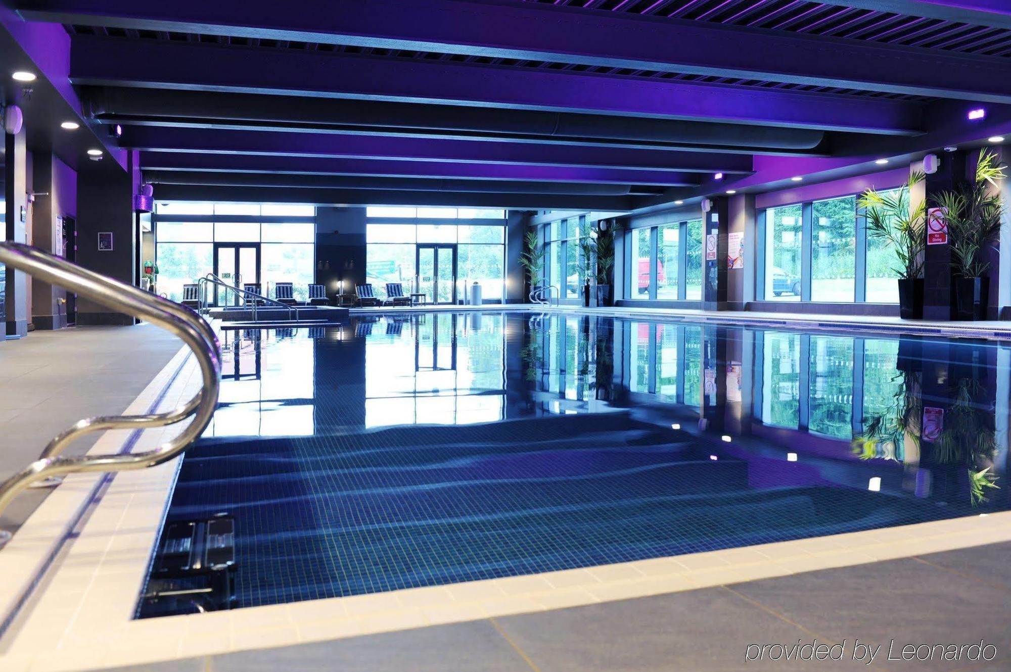 Village Hotel London Watford Elstree Extérieur photo